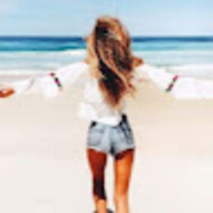 Meet your Posher, Carissa